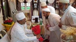Eid ul Fitr: Dawoodi Nohra Representatives exchanging greetings with Saiyedna saheb (tus)
